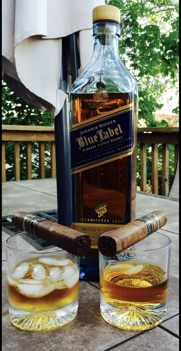 cigarlovers_'s tweet photo. @MonteCigars Montecristo NY Edition with @johnniewalker_ Blue 👌🏼🔥

#cigars #cigarlovers #nyc #botl #sotl https://t.co/32e9KueZLy