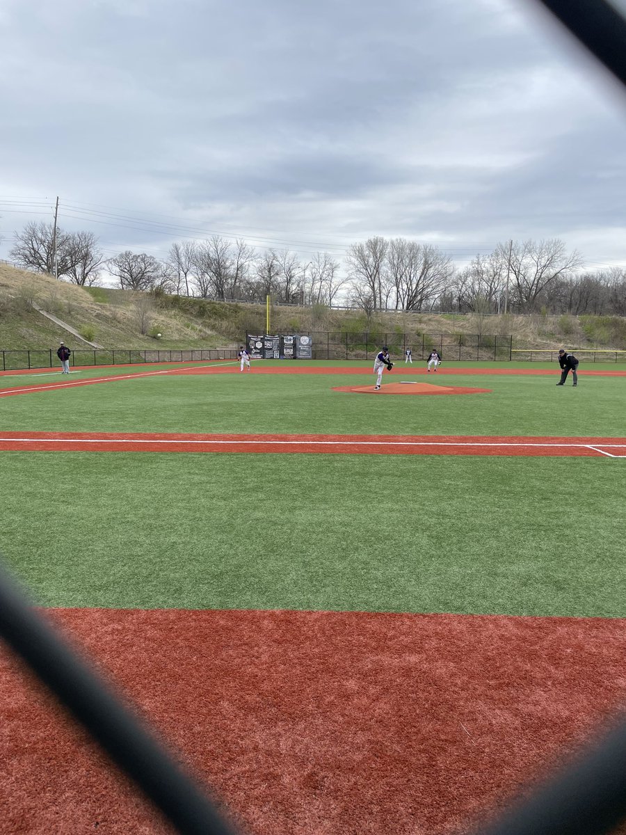 almarosashall's tweet photo. Harmon Hawks baseball team teamwork and effort in display today. https://t.co/Lo7pW3pndo
