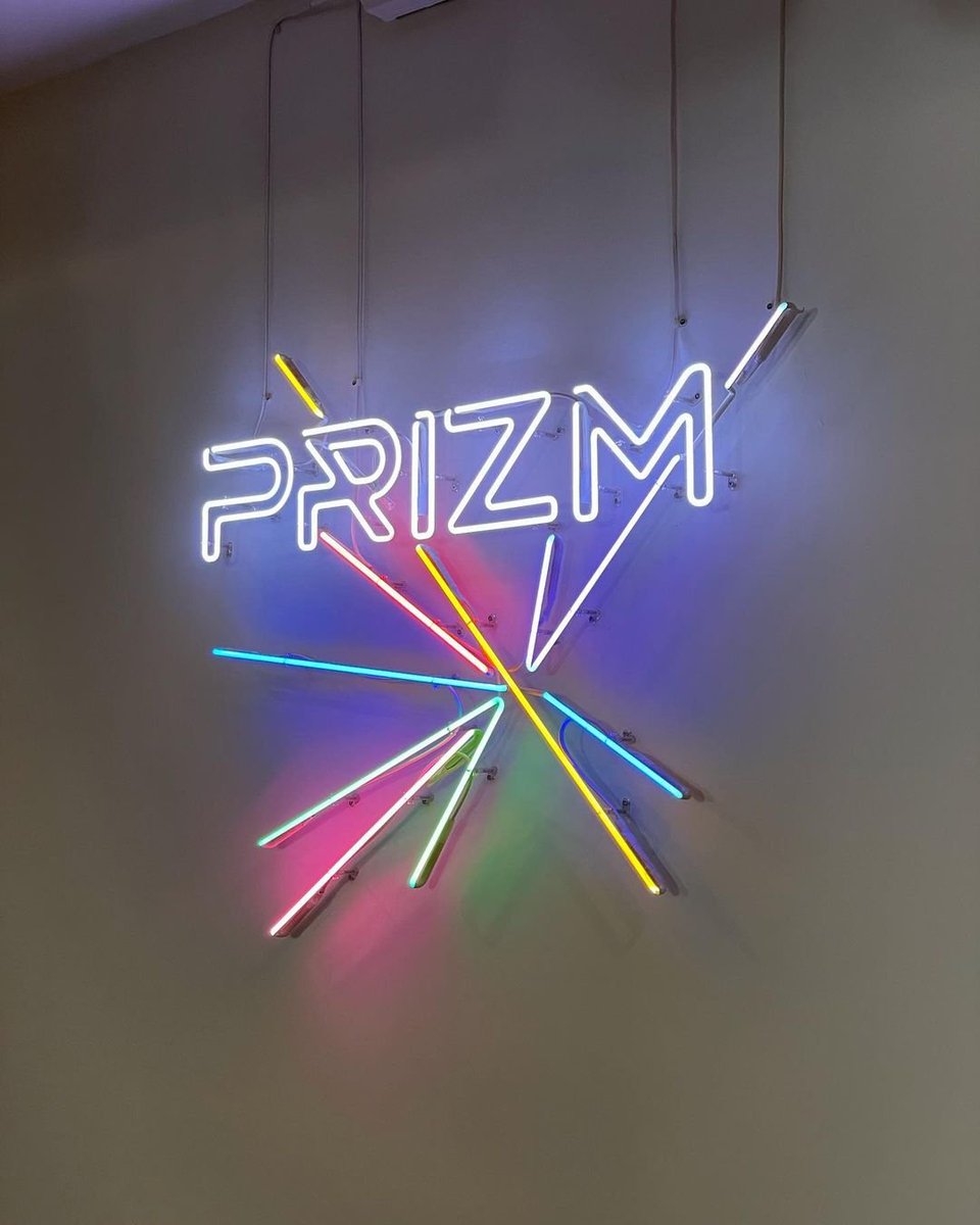 geulyz's tweet photo. 220321 #Lovelyz #YEIN INSTAGRAM
The interns, Nayoung-unnie and Yengni 🌻
#PRIZM #BenefitLive #HILIGHT
See you every Monday at 8 for special events on HI-LIGHT👋🏻 https://t.co/i28dk1k9IR
