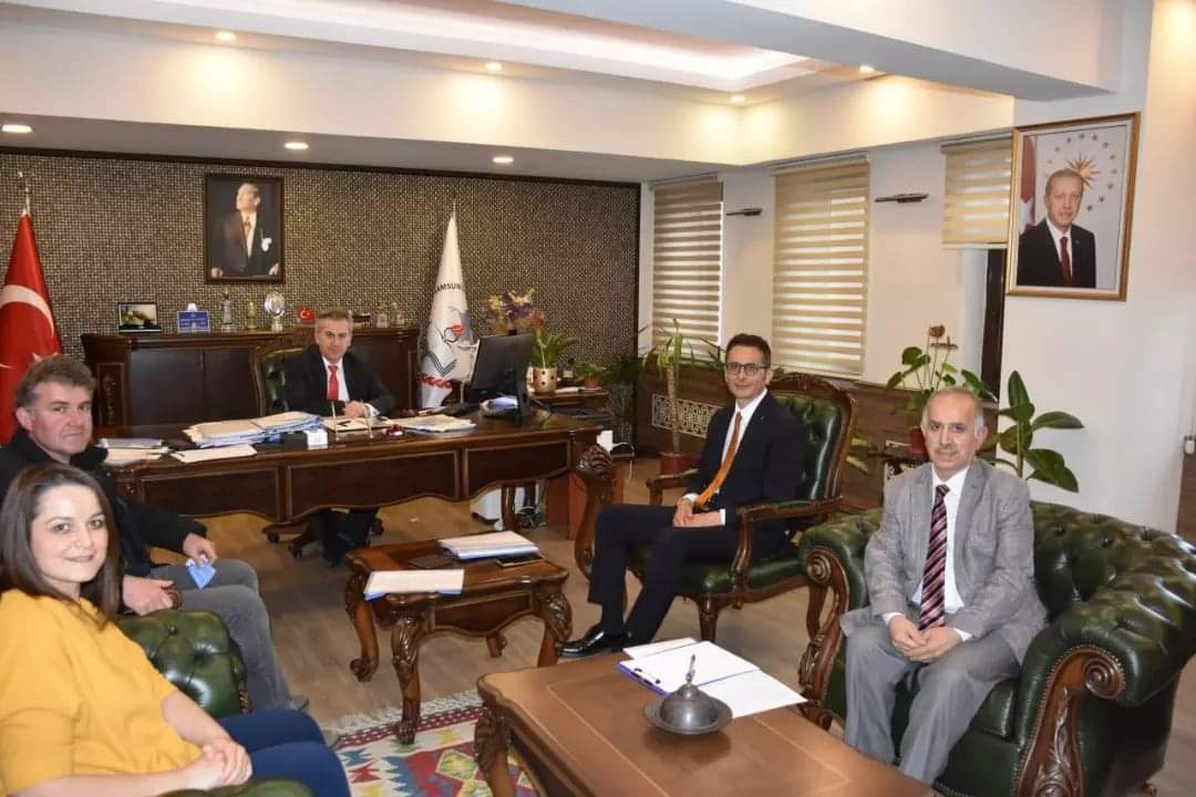İl Milli Eğitim Müdürümüz <a href="/gokhanmurat1/">Murat YİĞİT</a> misafiri olduk.
 Eğitim içerisinde üretimin mesleki gelişimin bir parçası olduğunu ve geliştirilmesi için yapılması gerekenleri birlikte konuştuk. <a href="/tcmeb/">Millî Eğitim Bakanlığı</a> <a href="/bafrakaymakam/">Bafra Kaymakamlığı</a> <a href="/samsunmem/">Samsun İl Milli Eğitim Müdürlüğü</a> <a href="/bafra_mem/">Bafra İlçe Millî Eğitim Müdürlüğü</a>
  Okuluretimi.com