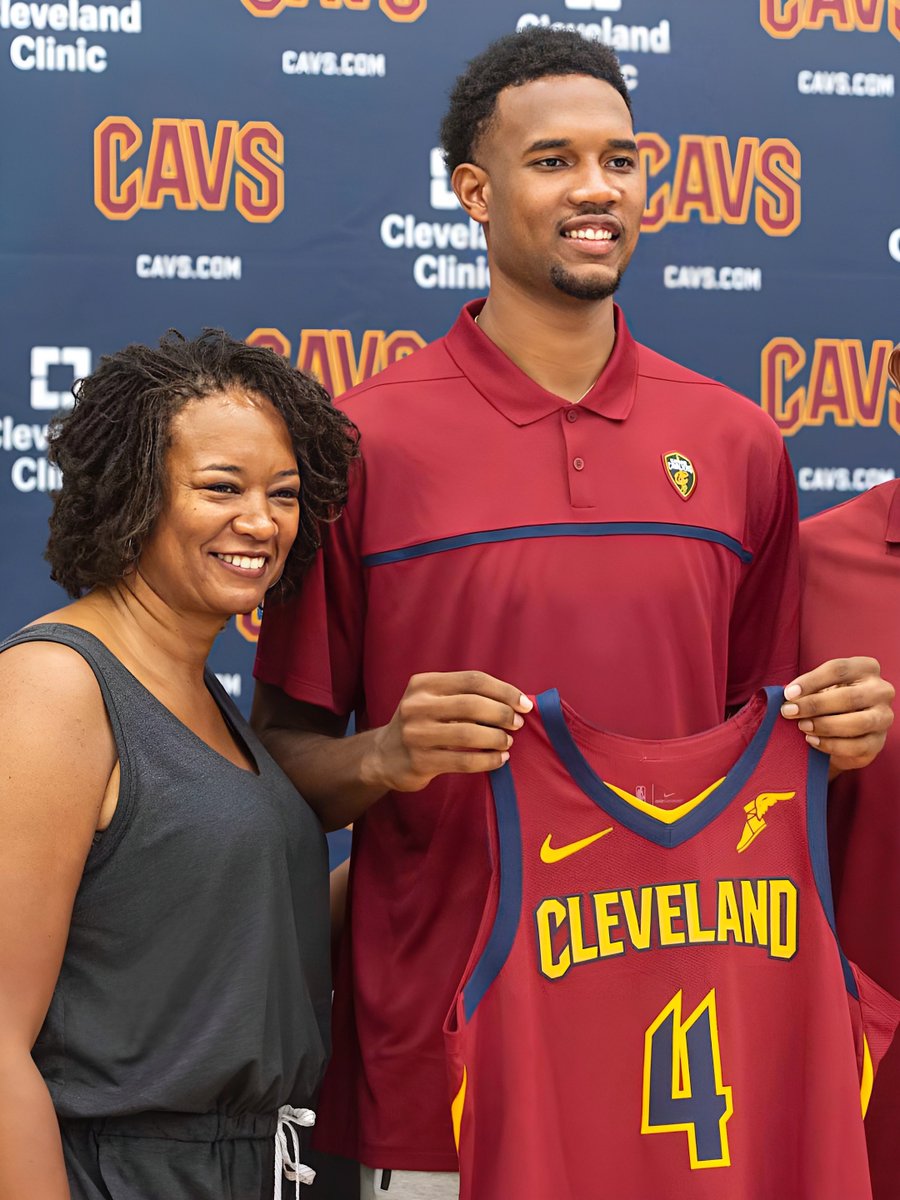 BasketballXtra's tweet photo. 20 different NBA media members from around the country participated in a mock voting process conducted by SI Fastbreak for this year’s NBA awards. Evan Mobley of the Cavs came out on top 🔥🏀🔥 #NBA #Basketball https://t.co/tJYjUsuyFo