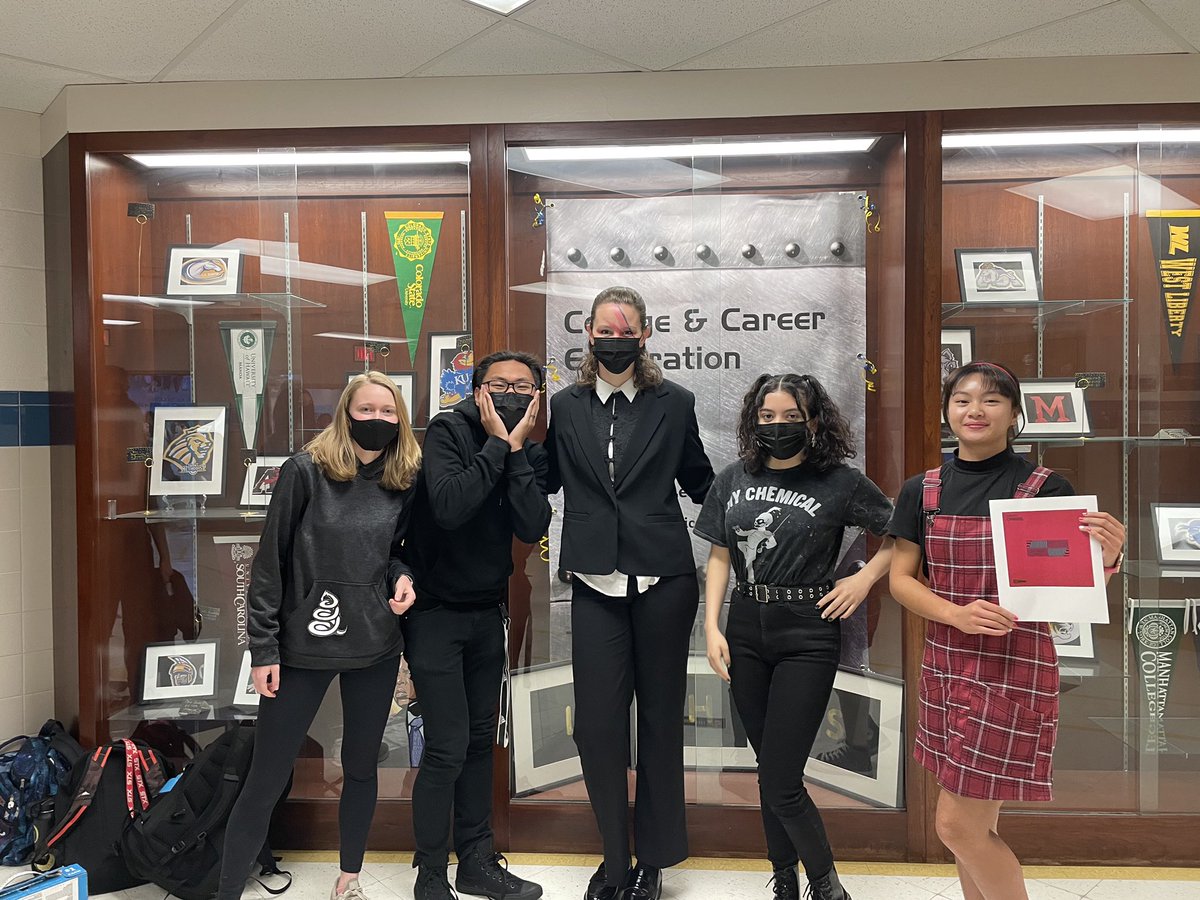littlelibbs's tweet photo. The rest of the classss are absolute alBUM’s for not tweeting #lancerspirit22 https://t.co/gl7YfRXdZe