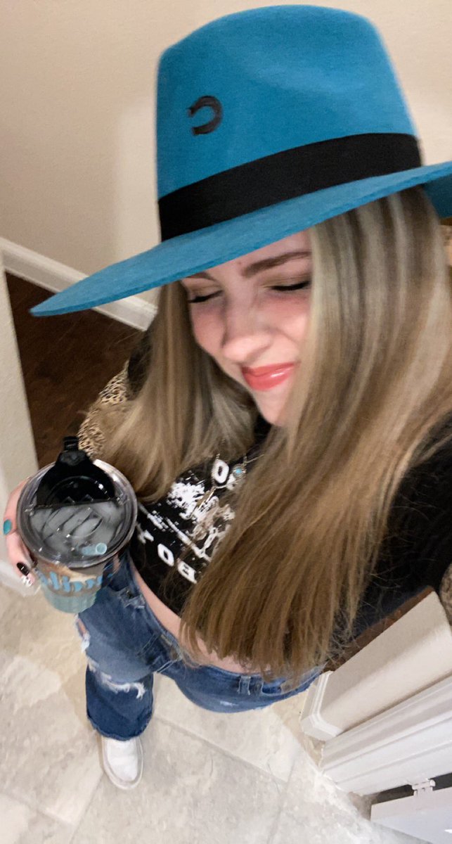 EmileeCoker10's tweet photo. Seems like my only Twitter posts are from concert nights so why not keep the trend going https://t.co/mUE50uRIZU