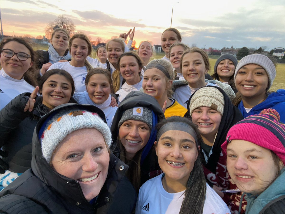 Cold one tonight! But another great team win tonight over MOC!
#westsioux #westsiouxgirlssoccer