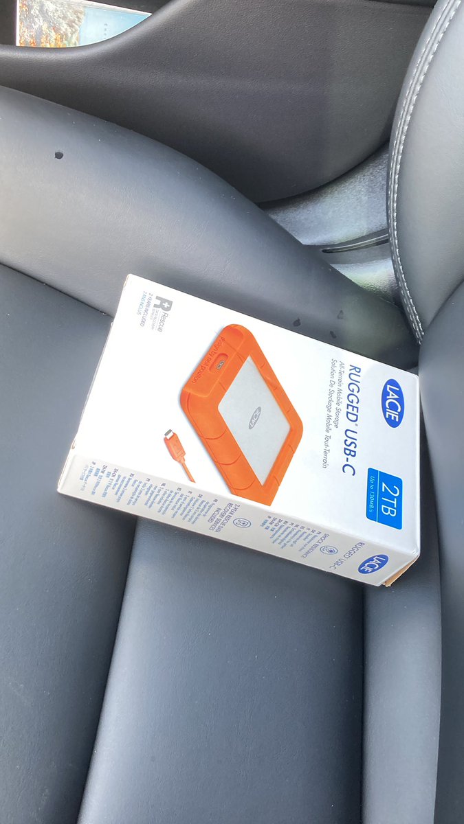 tesladriver_eth's tweet photo. Dropping off a package from Santa Monica to DTLA from @uber for $60. Ok! Hop on in in the front rugged usb c! #tesladriver #uberdriver #uberconnect https://t.co/CmAkOWE9G1