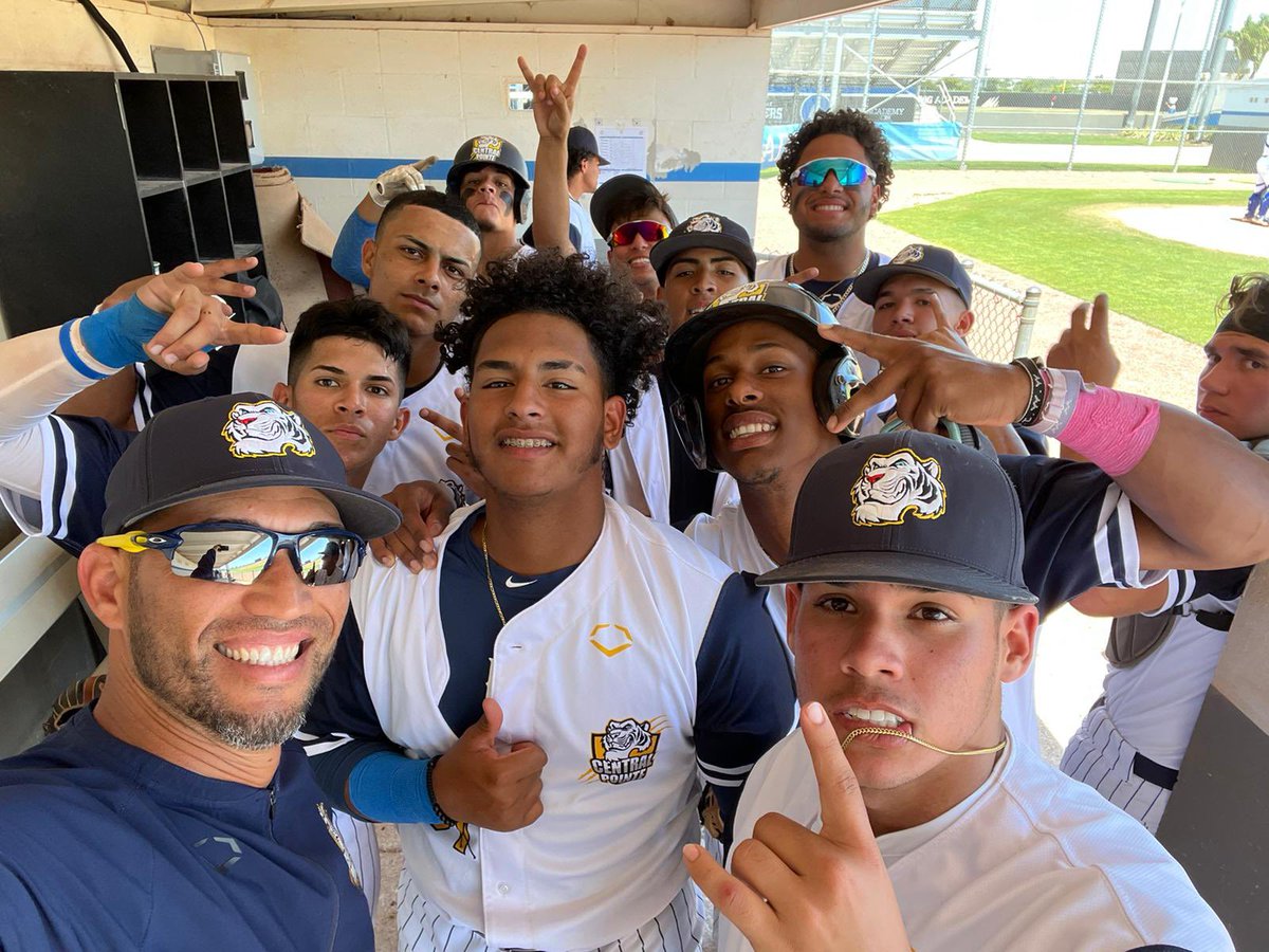 HsPointe's tweet photo. The boys came out ready to play today!  winning big against IMG post grad! Everyone contributed to this win! #CPCA⚾️🔥 https://t.co/SPzGWMWJ60
