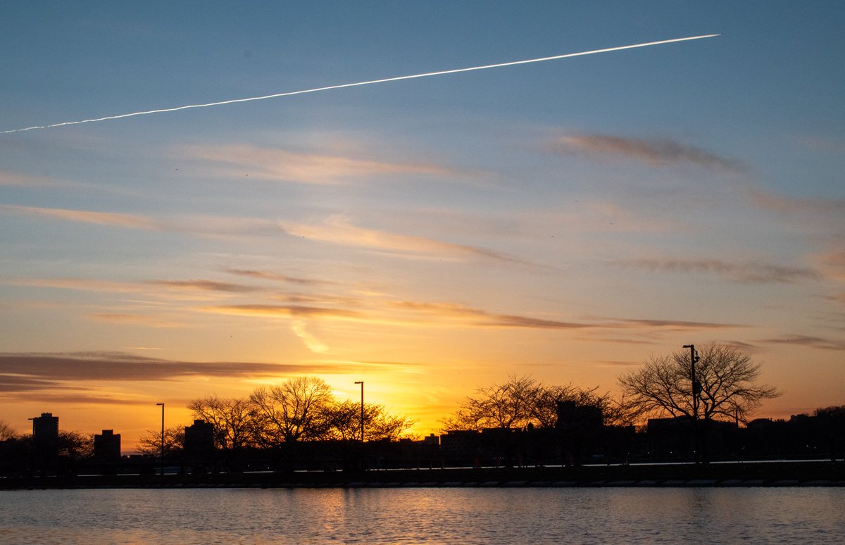 Gotta Jet! #boston #photography #nft #charlesriver #sunset #boston #bostonma #camera #nikon #nikond5600 #happy 

Nikon D5600
