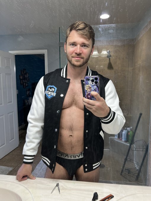 Got a surprise in the mail today!! Thank you @Flirt4Free for sending me this jacket for placing in the<a class="tags" href="/tag/flirt4free">@flirt4free</a>
