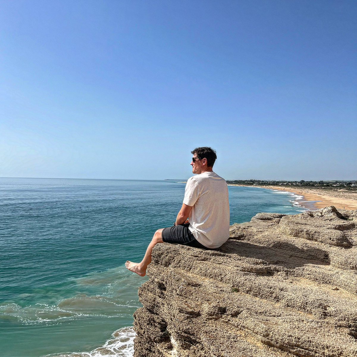 IkerCasillas's tweet photo. Pocas cosas nos hacen tan feliz en un ambiente tan normal. Llegué, respiré aire puro. Escuché sonidos del mar. Me fui después a mi Conil querido. Tierra de grandes historias! España, tienes cosas bonitas! Tú lo sabes! #BuenasNochesATodos https://t.co/adt10XnVIX