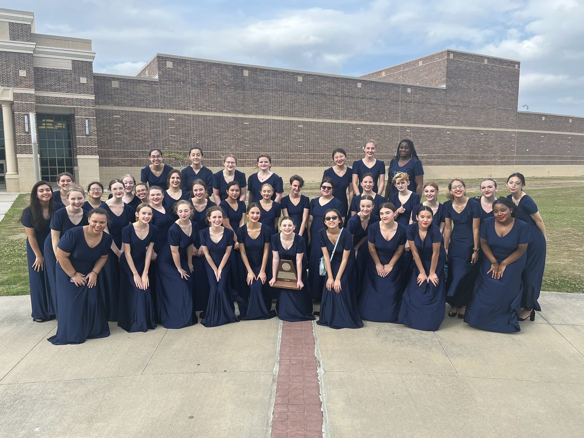 LakeChoir's tweet photo. Congratulations LCHS Concert Women and Bel Canto! Straight First Divisions in both Concert and Sight Reading! #premierishere #RO4R https://t.co/0YdWvRBtey