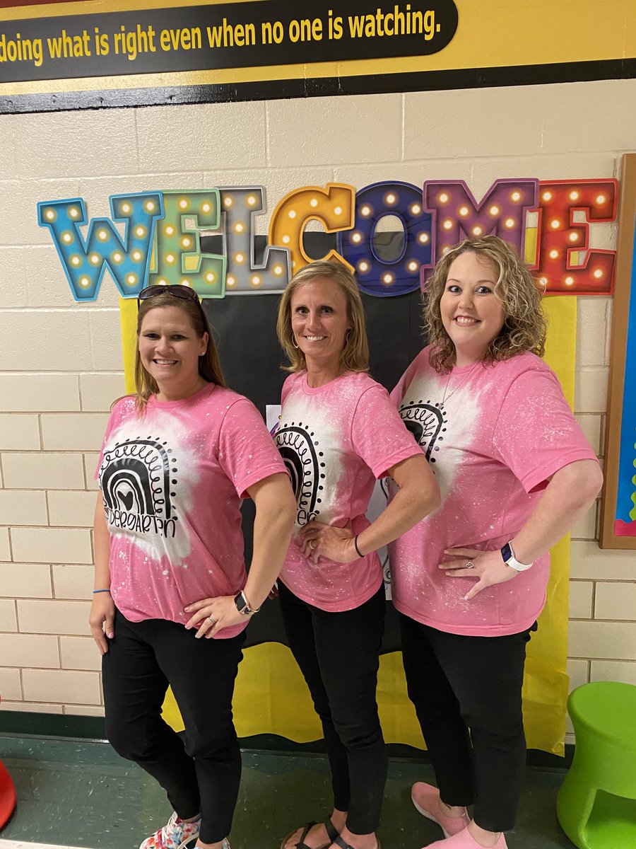 Welcome to Kindergarten! Another successful Kindergarten Round Up thanks to these wonderful teachers! #kindergartenrocks ⁦<a href="/MoundMustangs/">Academy of Leadership & Technology @ Mound Elem.</a>⁩ ⁦<a href="/BurlesonISD/">BurlesonISD</a>⁩