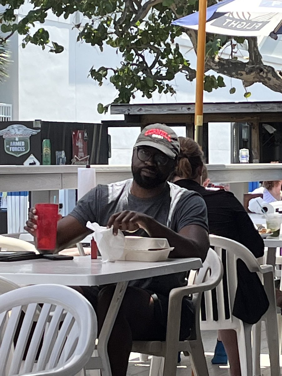 SDewey75's tweet photo. @ugomonye did you enjoy your lunch at Southport Raw Bar, Fort Lauderdale?! #doppleganger https://t.co/Lt7ImKT0Q7