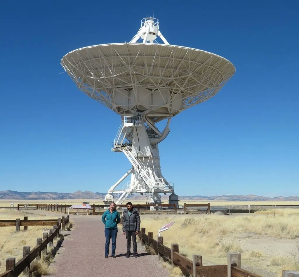 SETIInstitute's tweet photo. https://t.co/FHaTbihJbx @universetoday 
Back in 2020, the SETI Insitute and @TheNRAO announced a new partnership, which is named COSMIC SETI. In recent weeks, the project took a big step forward, with the installation of fiber optic amplifiers and splitters on all VLA antennas. https://t.co/unyoDwKS8S