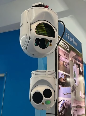 Matias1roArg's tweet image. 🇦🇷#FixView
🗣️ Excelente ejemplo de aplicación de tecnología para la defensa y seguridad, con mano de obra y diseño local. La industria para la defensa nacional se presento en #FIDAE2022  y @JorgeTaiana paso por el stand de la firma argentina. 
📸@PucaraD
pucara.org/post/fixview-l…