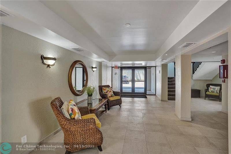 dsweeney70's tweet photo. 665 SE 21st Ave #503, Deerfield Beach, FL 33441 just hit the market! Call me today at 954.816.6521 to see this Oceanfront Deerfield Beach condo in person. Take a look at this awesome space: https://t.co/BlVK2bFOYd https://t.co/GLTudwT1Qj