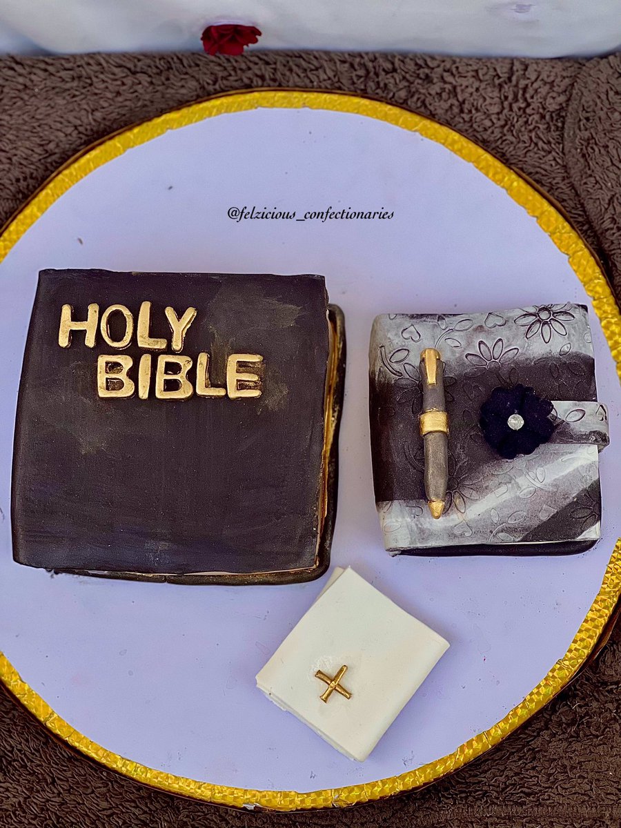 Chef_Felz's tweet photo. Because all men must feed on the word of God😌

A billion times loved...

Complete product of @bakerschoiceng 

#biblecake #biblecakedesign #felziciouscakes #keffibaker #keffibakers #bakerscornerwithchiomaontopclassics #cakeitwithhenrietta #nasarawabaker #cake #christian https://t.co/QJ12KlYFNK