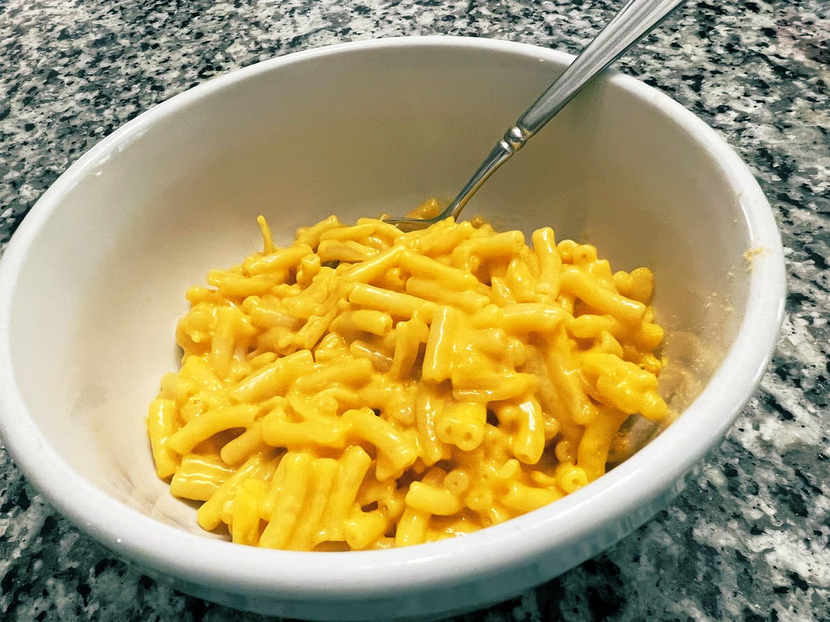 angelabaakko's tweet photo. There’s something about the comfort @kraftmacncheese can bring

#nostalgia #childhood memories https://t.co/MEXZExh2wI