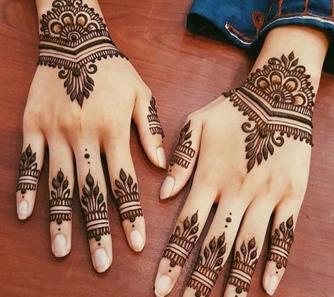 3636C's tweet photo. كيمياء صبغة الحناء 
تحتوي الصبغة البرتقالية الحمراء من أوراق نبات الحنة على مركب لوسون (C₁₀H₆O₃)، يتفاعل لوسون كيميائيًا مع الكيراتين في الجلد، مما يترك بقعة تدوم لمدة 2-6 أسابيع. https://t.co/bHusCOni8j