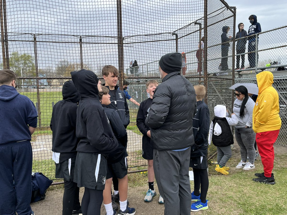 sabercattrack's tweet photo. It was chilly, but our Sabercats still did awesome in their meet today!! Summit Trail showed up and represented! #sabercatstrong #trackrocks @_STMS233 @CoachManga @pebubba https://t.co/dmGQT9thYL