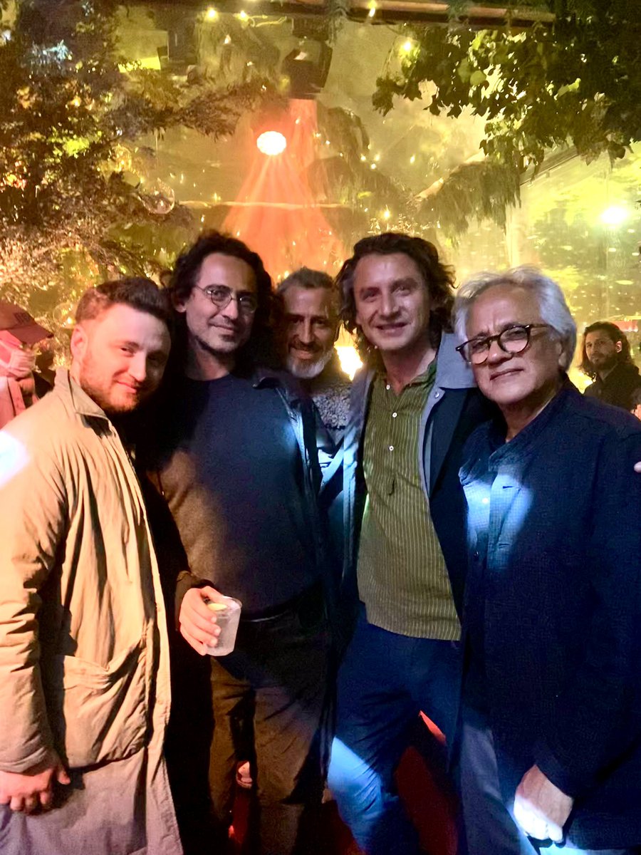Tonight we meet the maestro @anishkapoor_art @MrQuandomai @skygolpe @mottagio1971 @Signor_Negroni @33NFT @dartpavilion ,
Is time to talk about the same language.
We belive in evolution that’s the way it goes. 💥 opening of Biennale 2022 💥
