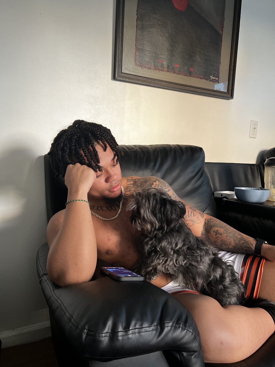 WavyNick's tweet photo. I guess my dog don’t miss me. She all laid up with my son while I’m away smh this why I have trust issues 🤣 #Appa #CheatingDog #MySon https://t.co/JiGt6jsr7P