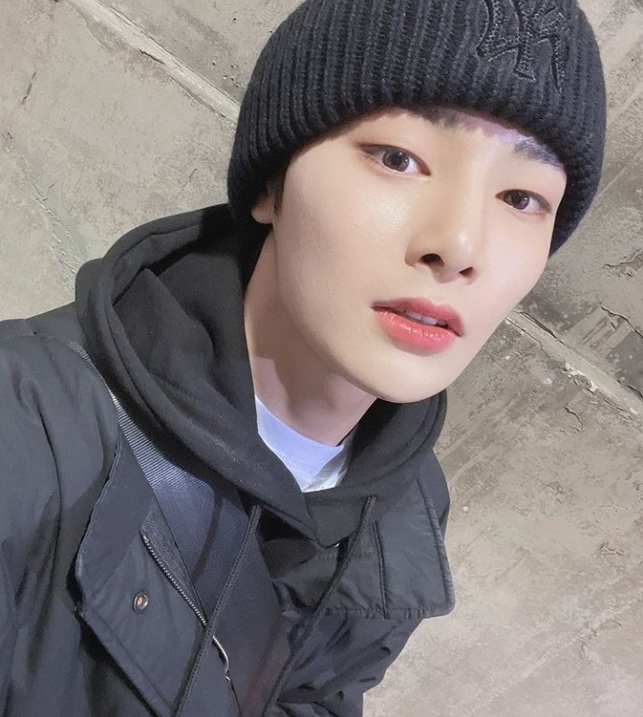 good morning, everyone.