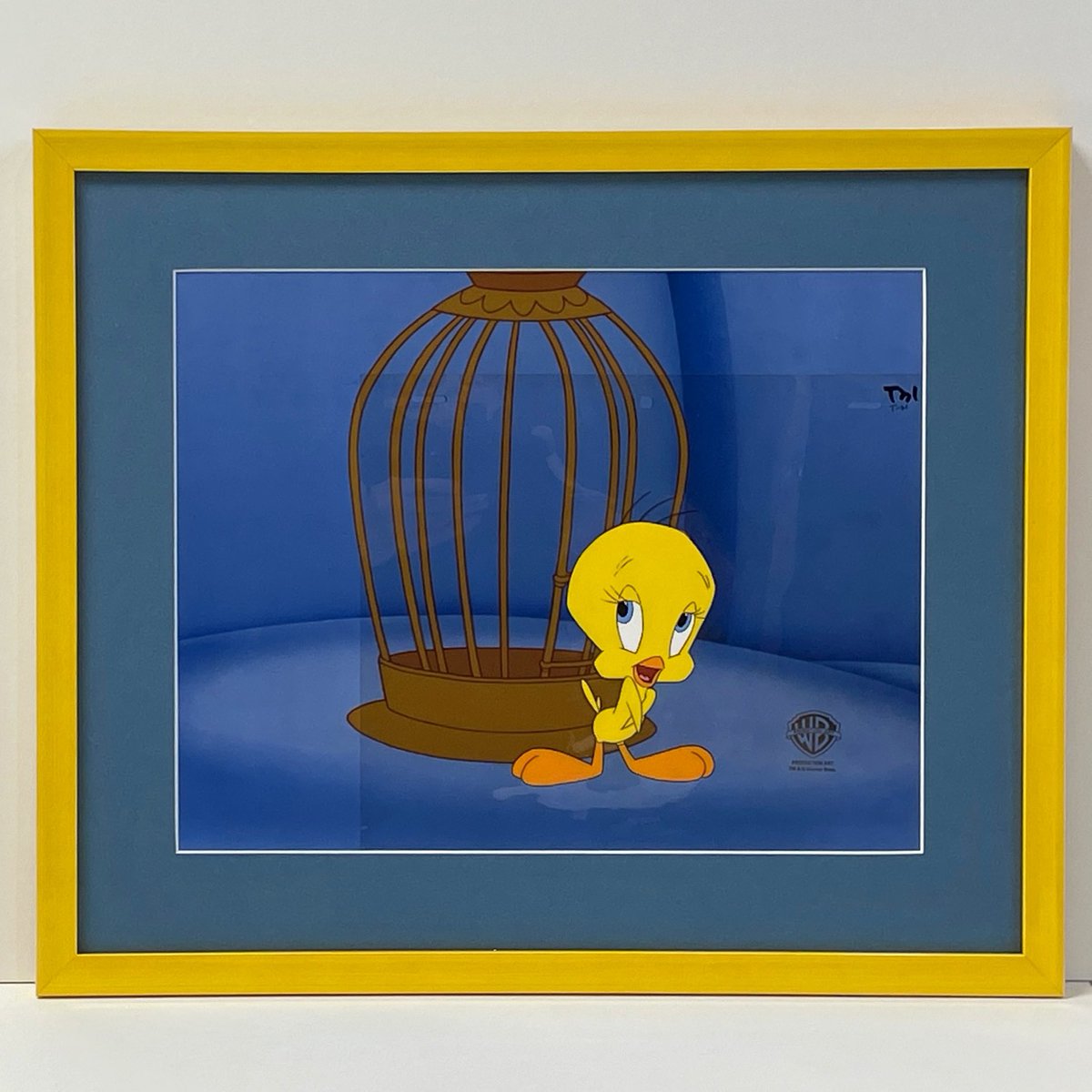 akashaart's tweet photo. Tweetie Bird 🐥 vintage Looney Tunes animation cell framed for Bruce with georgian blue matting &amp; high gloss yellow frame. 💙

#Tweetie #TweetieBird #animationcell #vintagelooneytunes #LooneyTunes #vintagecartoons #looneytunesart #vintagecomics  #vintageanimation #WarnerBros https://t.co/g7lBPDHrN6