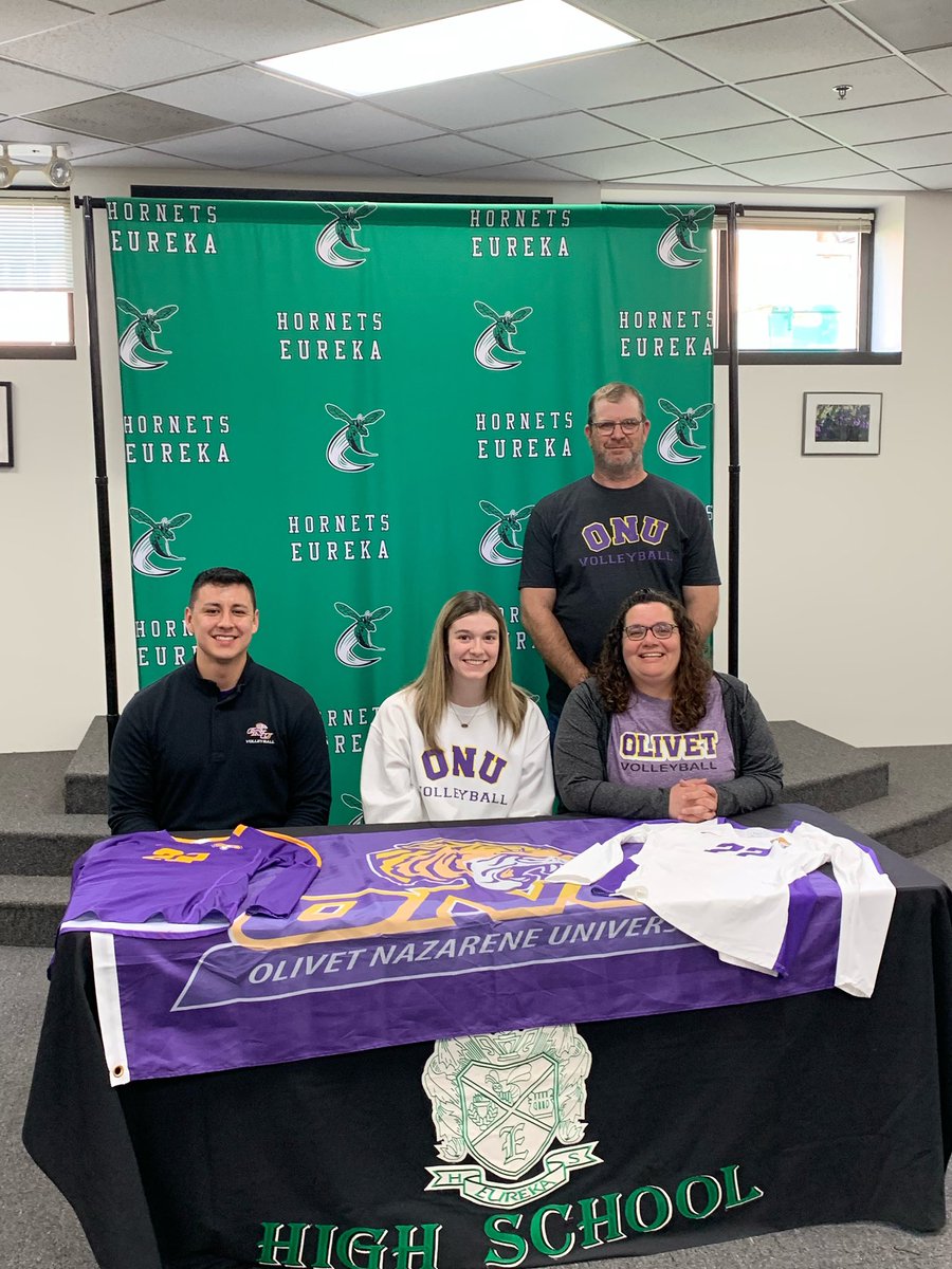 Eastsidevbc96's tweet photo. What’s not to like about this? Kylie has worked her tail off, played multiple positions and been a great example of what we want our athletes to be. Congrats Kylie on your signing day with ONU! 💪🏻🏐 🥷 #esvbcstrong #refn @KylieHasselbac1 https://t.co/rvmKtkcvmJ