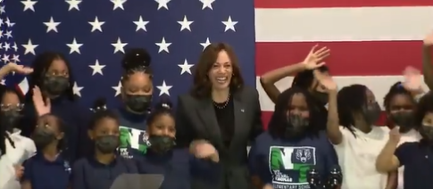 mainenewshound's tweet photo. The Vice President of the USA does not wear a mask even around children
( #mbta #mapoli #boston #maskmandate #wearamask #bluecountry #massachusetts)
Why should you? https://t.co/fmumkmWeg2