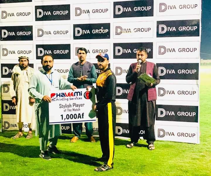 YousafzaiCC's tweet photo. YCC captain Rokhan Zarmalwal was on 🔥 . He scored 89 runs for his team in @DivaPatang Group Nangarhar Peace T20 League and awarded stylish player of the match. 
@kartcric @AjmalYousafzai2 https://t.co/mMmO0zBDt2