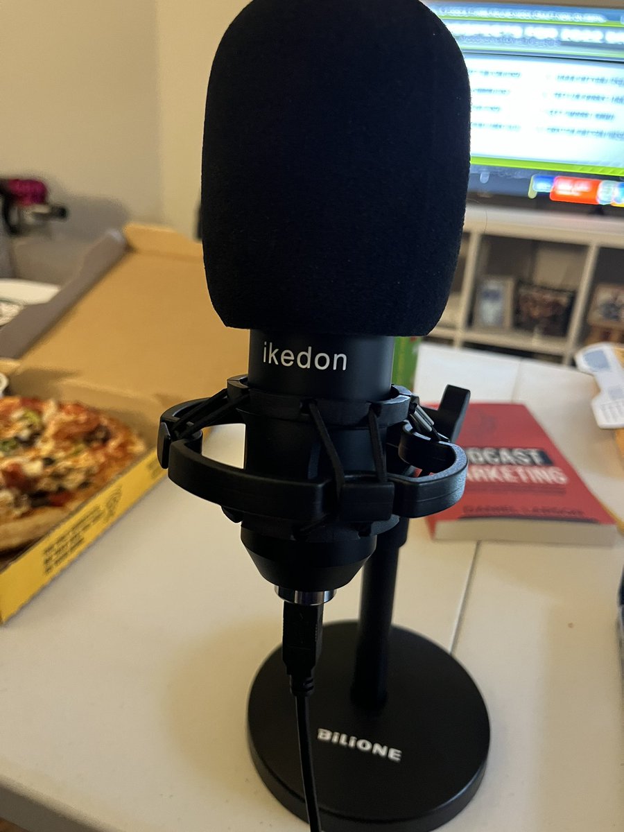 JustFans22's tweet photo. About to record our podcast with Papi! @Cariel3000!
Tonight, we’re drinking an IPA party pack by @Buffbrew!! It’s about to get litty!
#Astros #AstrosBaseball #LevelUp #HTown #PodcastAndChill #ApplePodcasts #spotifypodcasts #Anchor #GoodPodcast #podcasting #Altuve #MLB https://t.co/YsziTah0uY