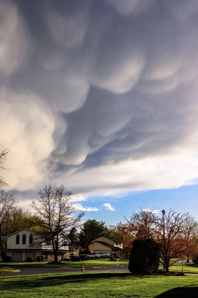 mattsfocus's tweet image. Got to see some #Mammatus clouds over my house this afternoon. #LehighValley #Weathercloud