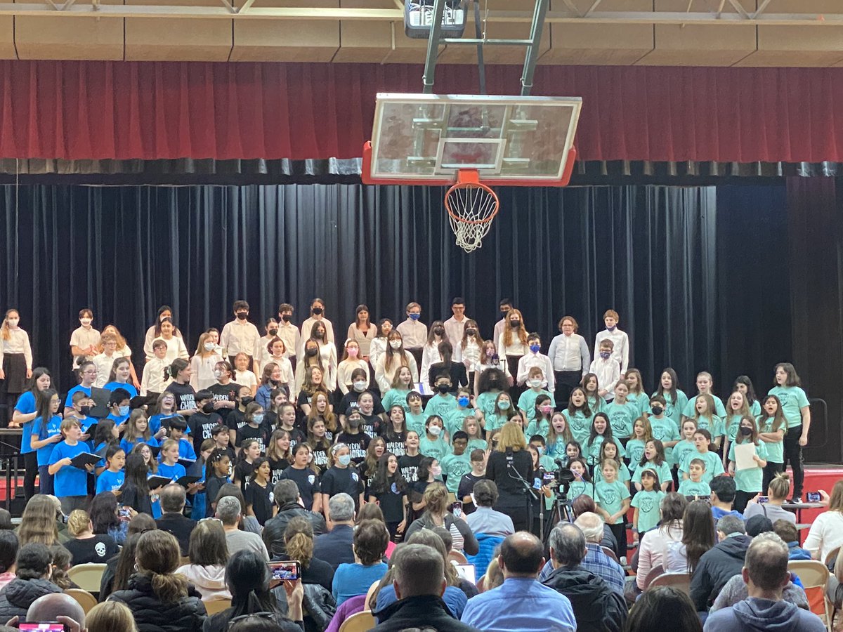 EileenBrett's tweet photo. #Wilmot109 #engage109. Congratulations to all of the awesome singers at the D109 Choral concert. https://t.co/WOQaudvmRI