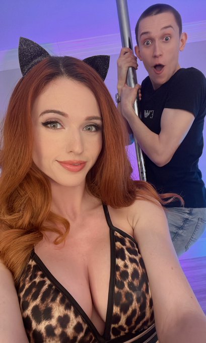 LIVE ON TWITCH NOW WITH - we dancing on this pole  @JackManifoldTV   https://t.co/A9hRJyP4nB https://t