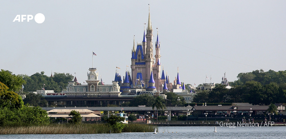 AFP's tweet photo. Governor Ron DeSantis urges removal of Disney's special status in Florida.
The move is the latest in a dispute between DeSantis and Disney, after the company criticized the passage of a law banning school lessons on sexual orientation
https://t.co/4bPhYW6fdV https://t.co/Myxv4mQNXa