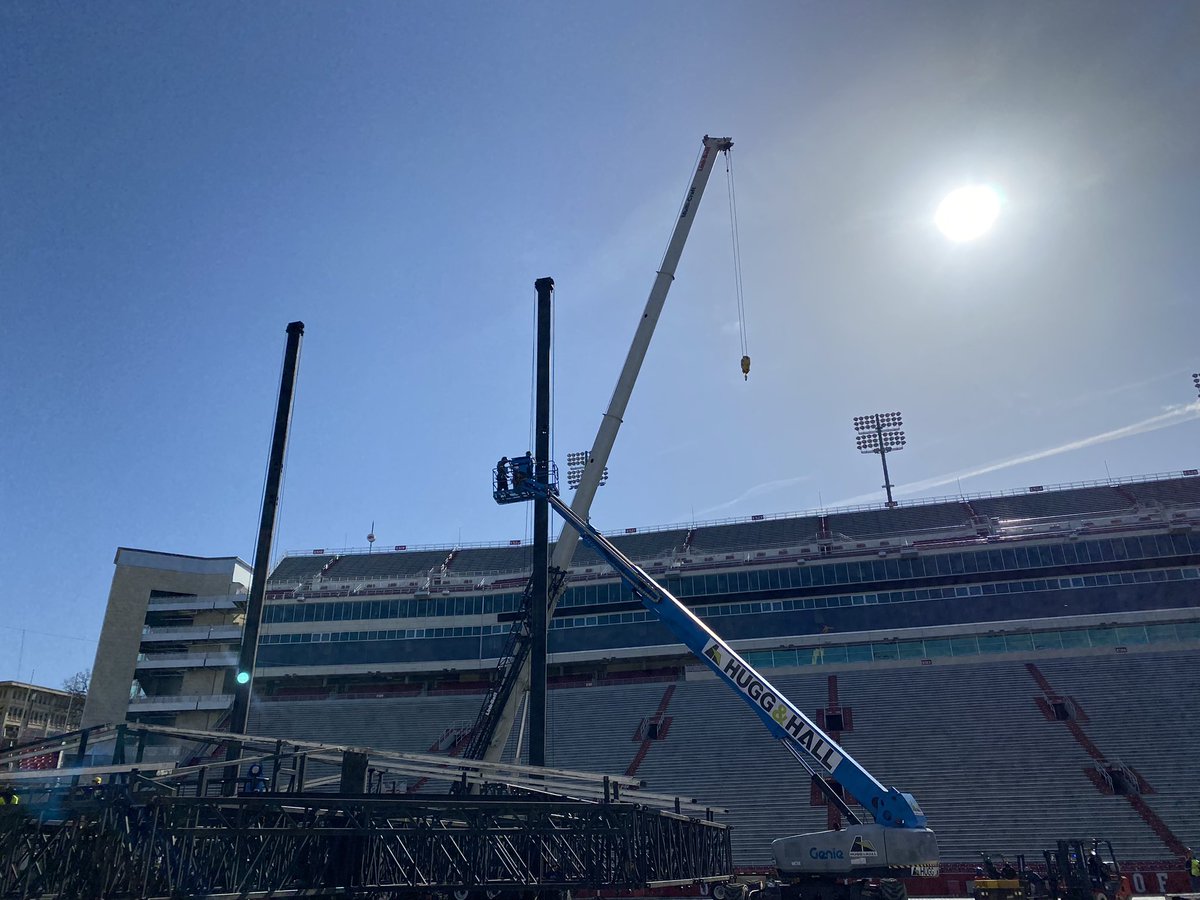 AOfficialTweets's tweet photo. Love what you do and do what you love #GarthWeek #Progress 🏟 https://t.co/Dov3HL4eiE