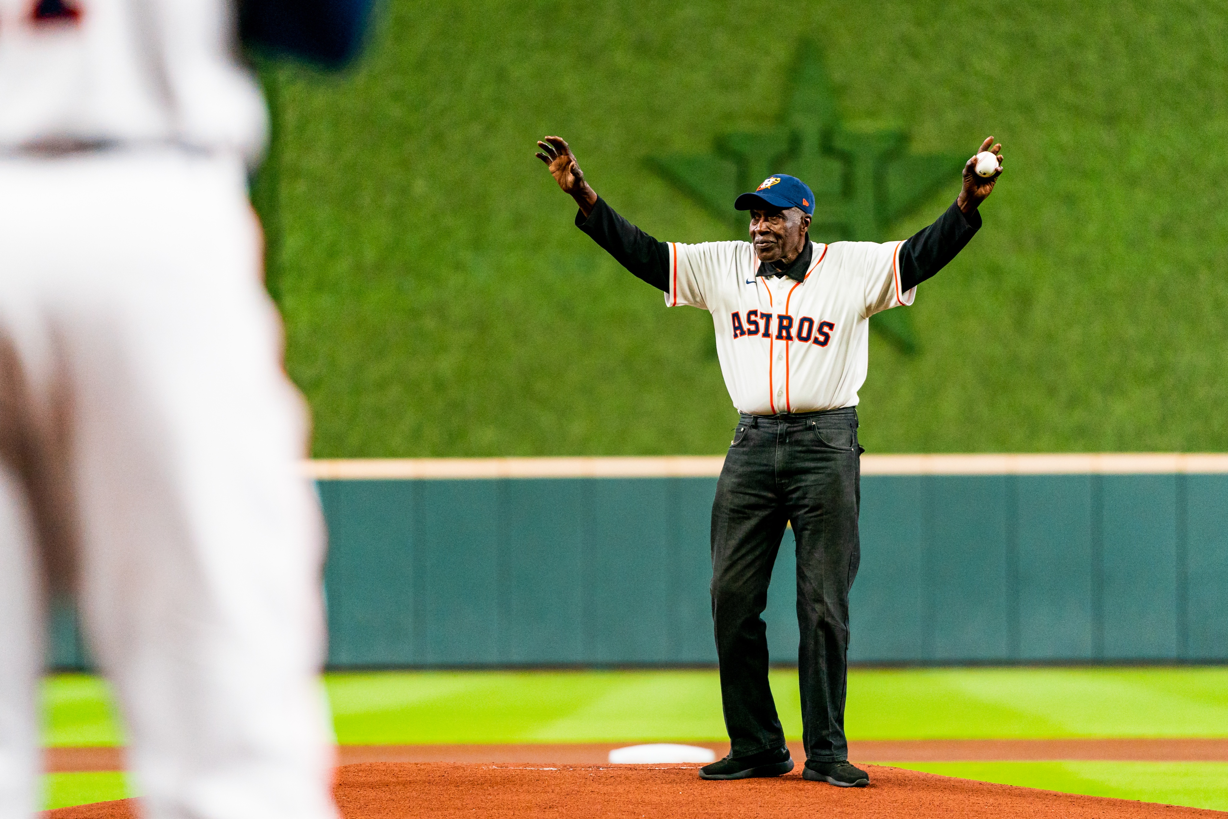 Houston Astros on X: Also throwing out a first pitch tonight was