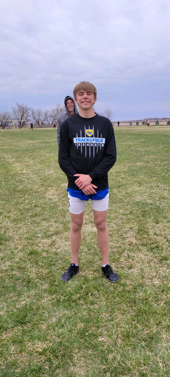 1600m and 3200m Champion!Congrats, Kayl! 

(Man, there's that bus driver again. I  shall call him "Waldo.")