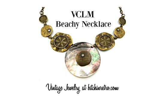 RetroCEO's tweet photo. This #vintage #VCLM necklace is #cute & upscale #beachy. The faux shell has that silvery/pinky mother of pearl iridescence that really catches attention, especially in the sunlight & the subtle #rhinestone accents finish it off nicely.
#bitchinretro #wow
https://t.co/ET2xEo81iJ https://t.co/ta3cvV3EVi