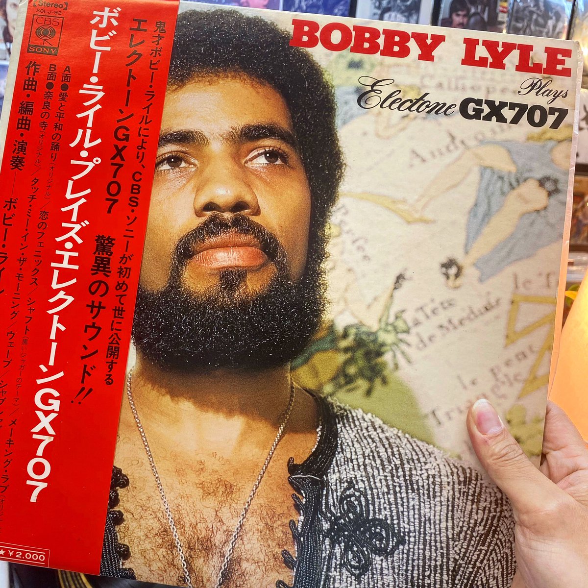 DORAKU_MUSIC's tweet photo. Raregroove人気キーボード奏者
BOBBY LYLEの日本独自企画盤"PLAYS ELECTONE GX707"アナログ中古盤で入荷しましたー🔥🔥コズミックな1枚でカッコいいですー👍#bobbylyle #raregroove #keyboard #vinyl #レコード #dourakurecords https://t.co/VX5wOcswpp