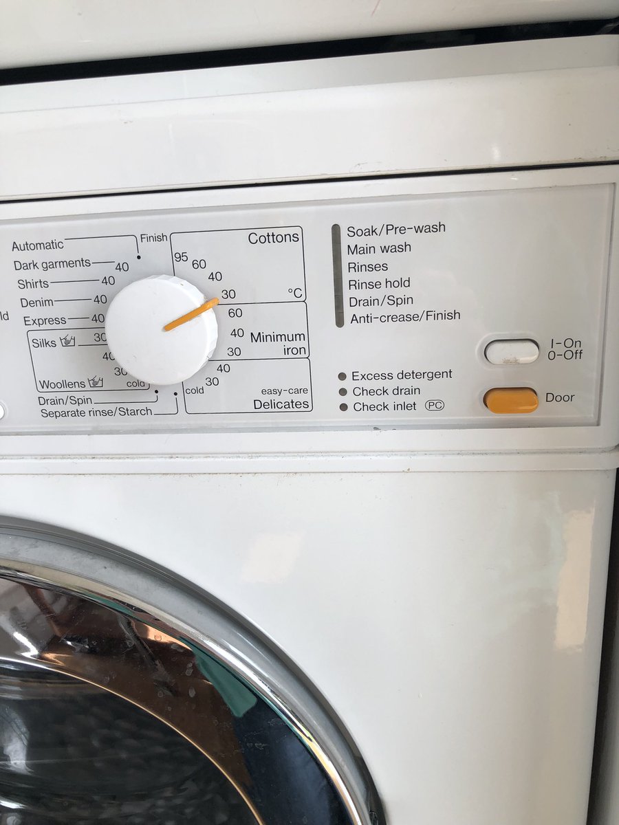 HelenPrice89's tweet photo. Day 5 of my #environmentchallenge for #earthday @RBWM_YC My dishwasher is permanently on the economy programme. My usual clothes washing setting is 40 - sometimes I use 30 , and really try to ensure I always wash a full load to be most energy efficient @alexw_politics https://t.co/mL2GiagPZ0