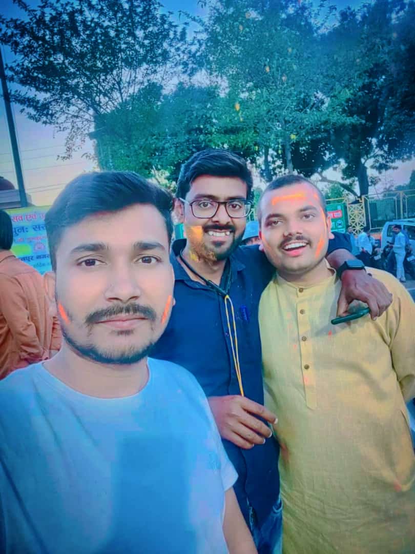 शिक्षक भर्ती मांग को सोशल मीडिया से जमीनी स्तर पर लाने बड़े भाई <a href="/RakeshPandeyIND/">Rakesh Kumar Pandey</a> जी को अवतरण दिवस की हार्दिक शुभकामनाएं ।
💐🎂🎉
<a href="/sirakashdwivedi/">आकाश द्विवेदी</a> <a href="/ImTushar1335/">Tushar Shukla</a>