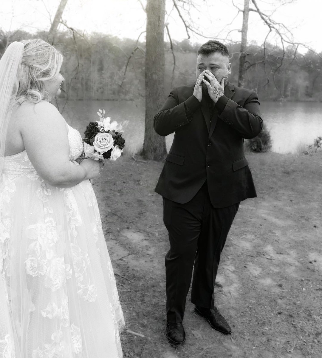 allyamorevisual's tweet image. #FirstLook #firstlook #groom #Emotions #blackandwhitephotography #blackandwhitephoto 

jhenejpeg.com

Georgia wedding photographer