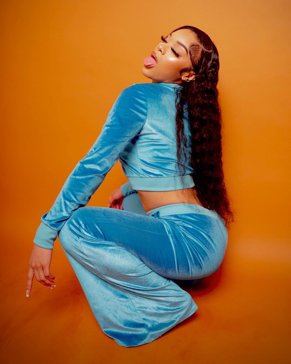 KEKOUTURE_'s tweet image. Something to post ❄️