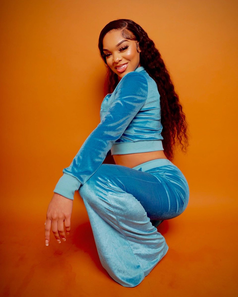 KEKOUTURE_'s tweet image. Something to post ❄️