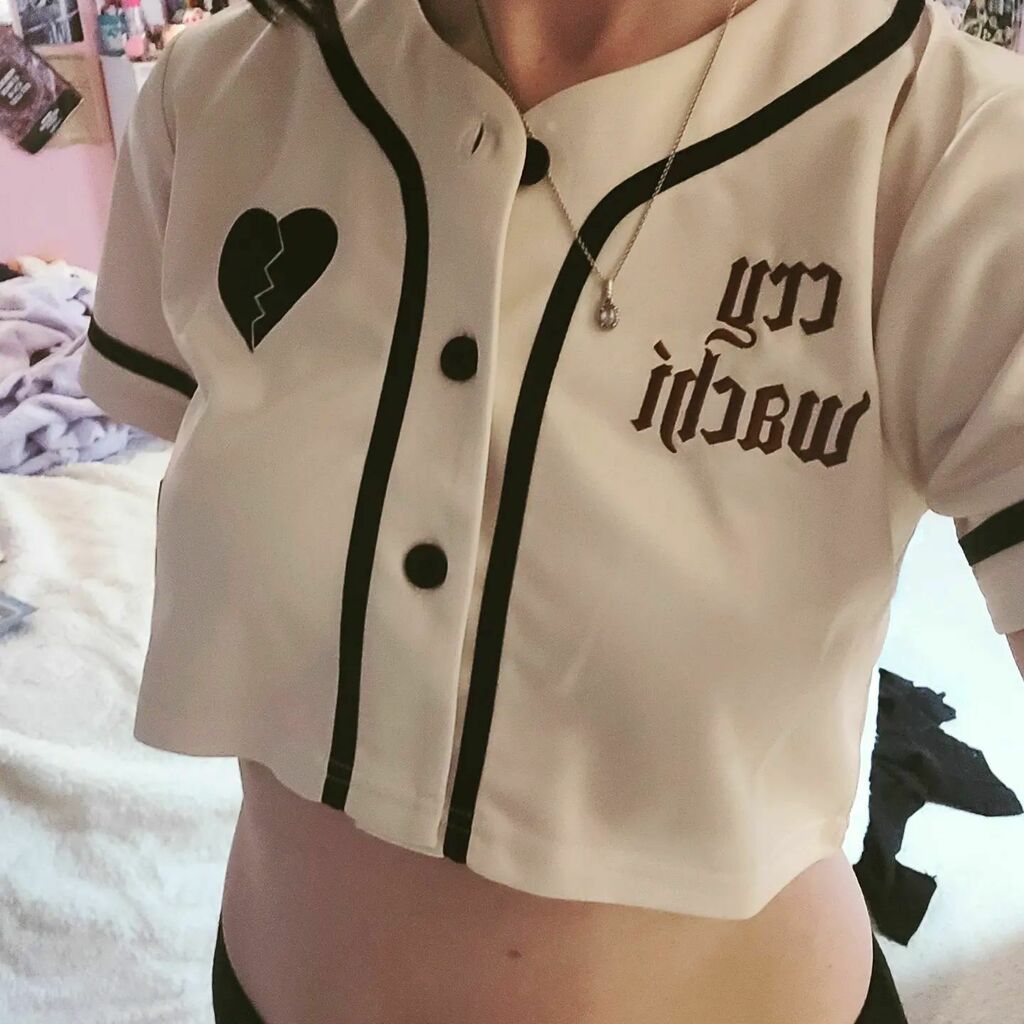 LadyStardustAG's tweet photo. First crop jersey &amp; probably my back up top for Thursday if the Subtronics one doesn't come in before then.😌🙌💃 #kaiwachi #kaiwachijersey #crywachi #crywachijersey #crywachiv2jersey #cropjersey https://t.co/eecPI3f6Jf