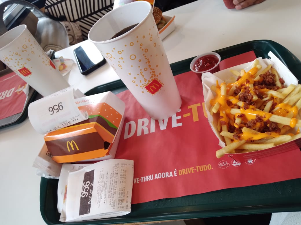 Mario_Roberto03's tweet photo. Hj foi a primeira vez que eu comi algo no mc https://t.co/wZMSA3MSSb