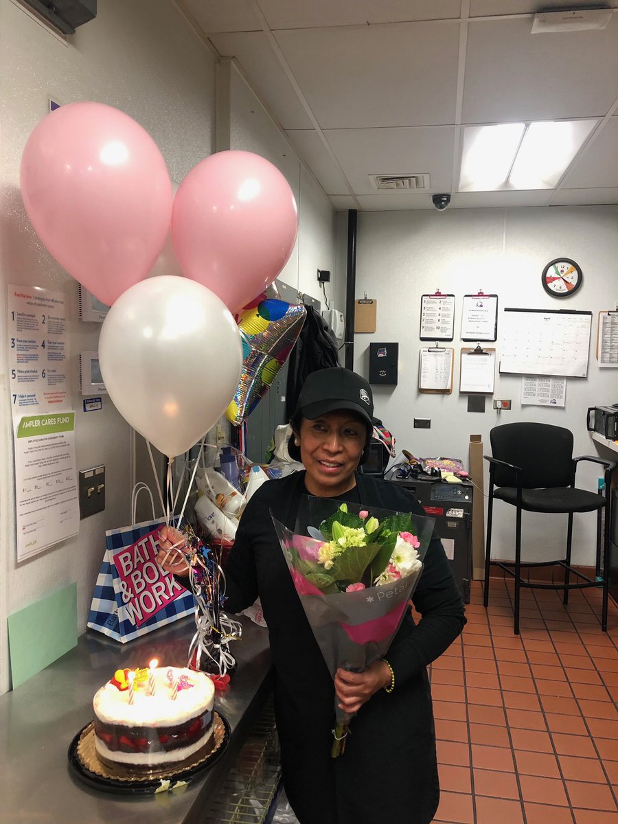 AGBellsLLC's tweet image. The Taco Bell in Rosemont is getting in on the birthday action!  Happy Birthday Emma!  We hope it was great! @agbellsllc #tacobell #happybirthday #agbellschicago #ampler