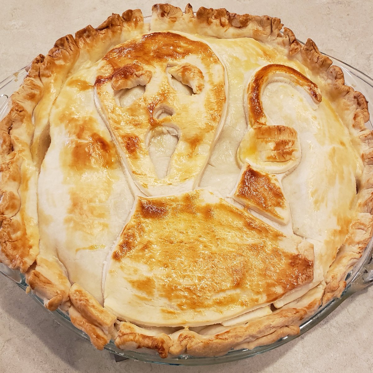 GottaBeCrazy2's tweet photo. I hope your #HomemadePieDay is a Scream! #Scream
#GISH2020 #HalloweenHaUNT #Item46: Recreate a scene from your favorite scary movie on the top crust of a Halloween pie. #GISH https://t.co/52H4ByZuXc