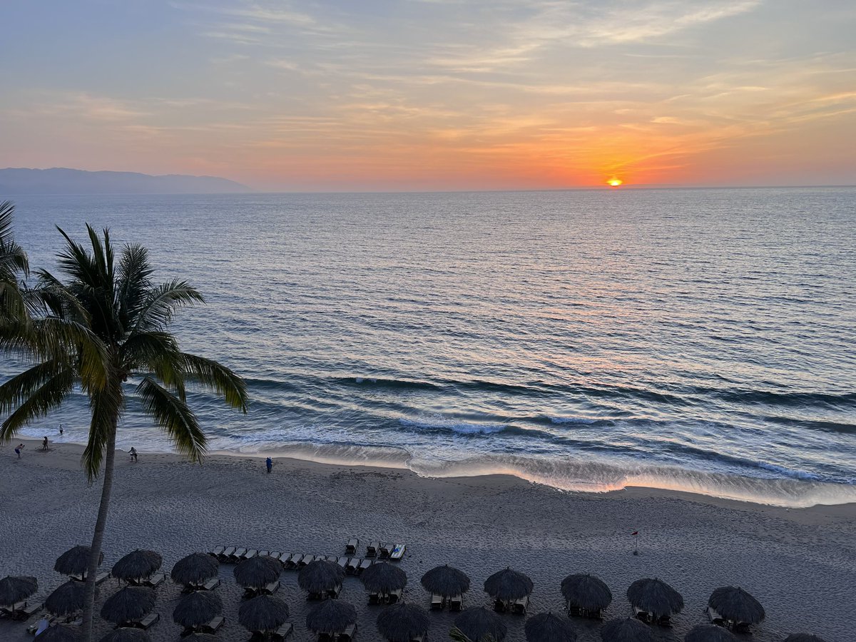 laceynef's tweet photo. The beauty is unreal here #PuertoVallarta ☀️ https://t.co/wgPjtoEn2U